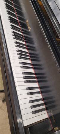 Gorgeous Ebony Baldwin Kawai / Howard 550 Grand Piano - Image 2 Gorgeous Ebony Baldwin Kawai / Howard 550 Grand Piano - Image 2