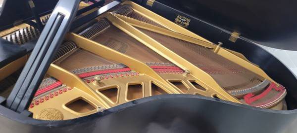 Gorgeous Ebony Baldwin Kawai / Howard 550 Grand Piano - Image 4 Gorgeous Ebony Baldwin Kawai / Howard 550 Grand Piano - Image 4