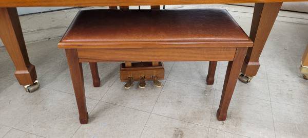 Gorgeous Mahogany Samick Sg-172 Baby Grand Piano - Image 4 Gorgeous Mahogany Samick Sg-172 Baby Grand Piano - Image 4