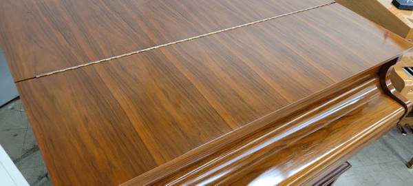 Gorgeous Mahogany Samick Sg-172 Baby Grand Piano - Image 3 Gorgeous Mahogany Samick Sg-172 Baby Grand Piano - Image 3