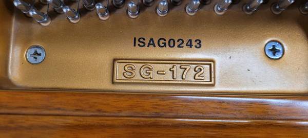 Gorgeous Mahogany Samick Sg-172 Baby Grand Piano - Image 9 Gorgeous Mahogany Samick Sg-172 Baby Grand Piano - Image 9