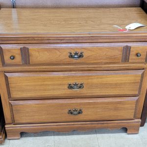 3 Drawer Dresser & Vanity Mirror