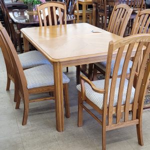 Attractive Golden Oak Dining Table