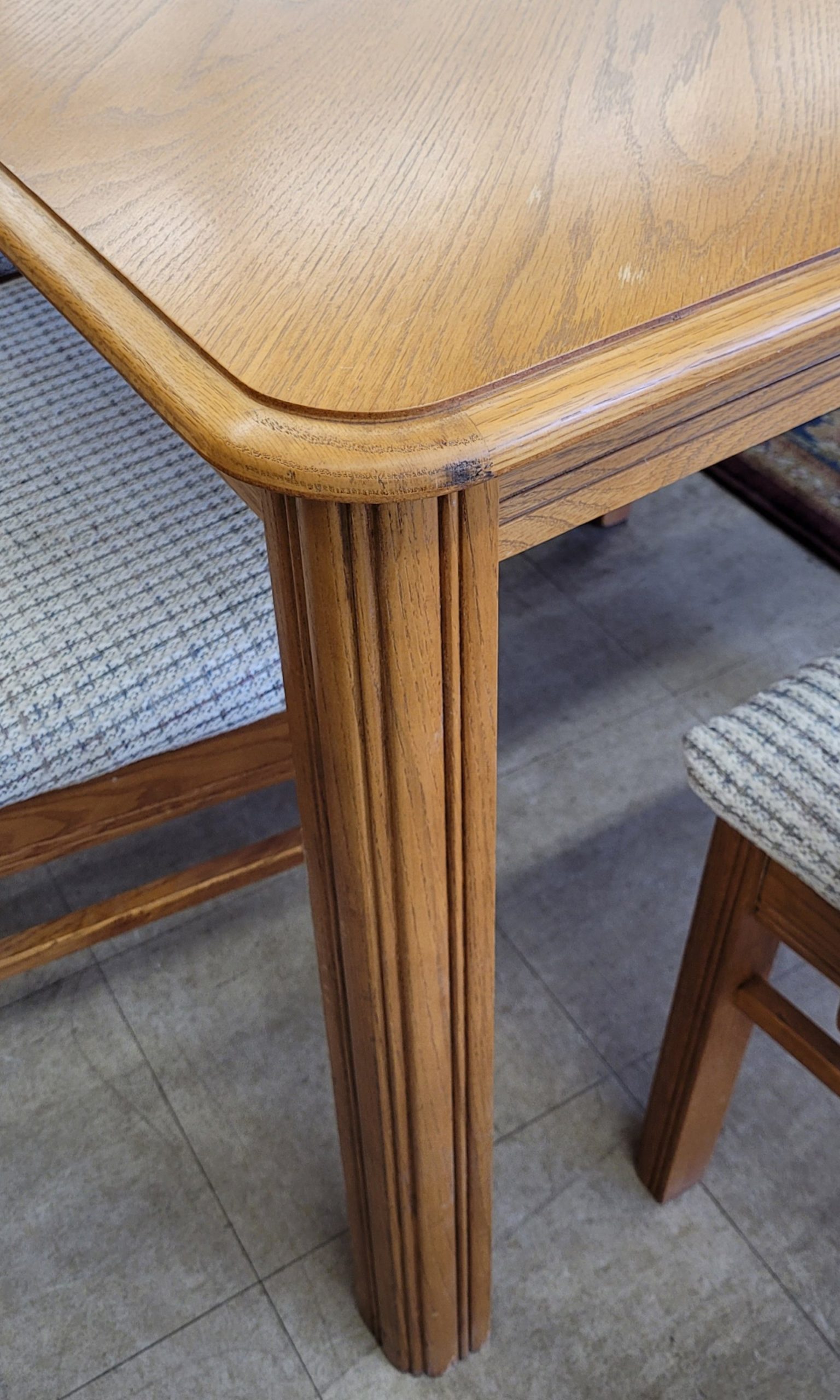 Attractive Golden Oak Dining Table - Image 3 Attractive Golden Oak Dining Table - Image 3