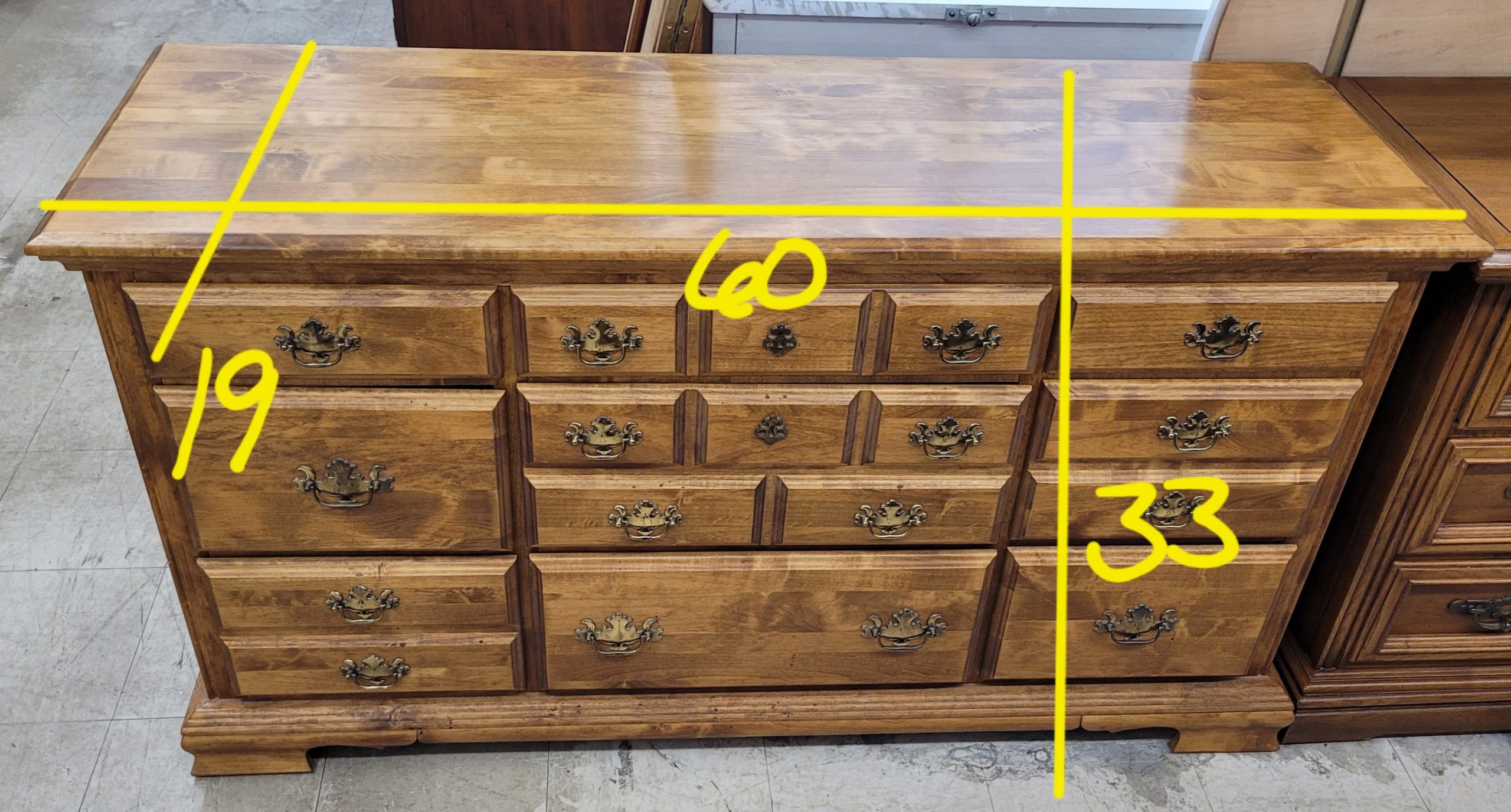 Solid Wood Oak Lowboy Dresser - Image 4 Solid Wood Oak Lowboy Dresser - Image 4