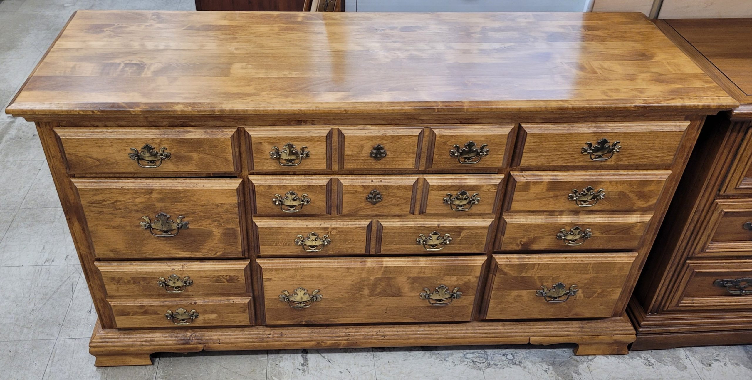 Solid Wood Oak Lowboy Dresser Solid Wood Oak Lowboy Dresser