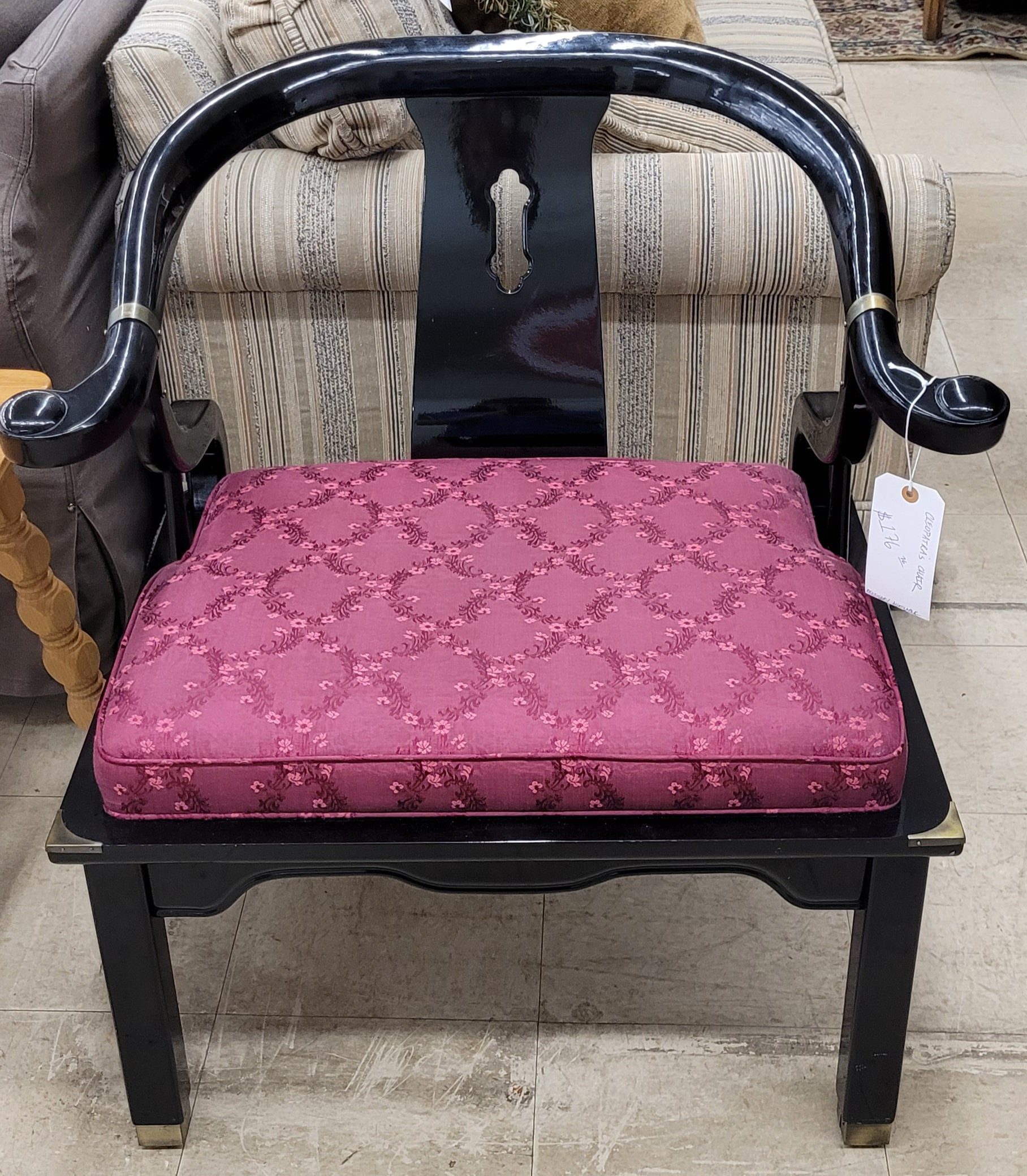 Cleopatra'S Chair - Image 3 Cleopatra'S Chair - Image 3