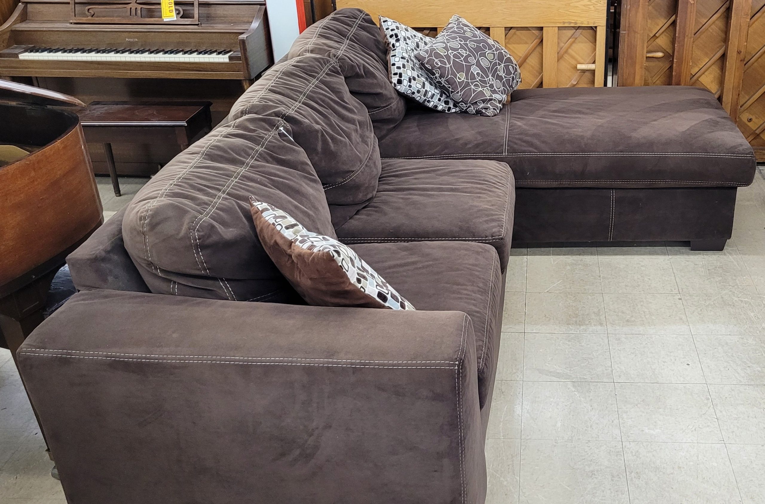 Cozy Chocolate Sectional - Image 4 Cozy Chocolate Sectional - Image 4