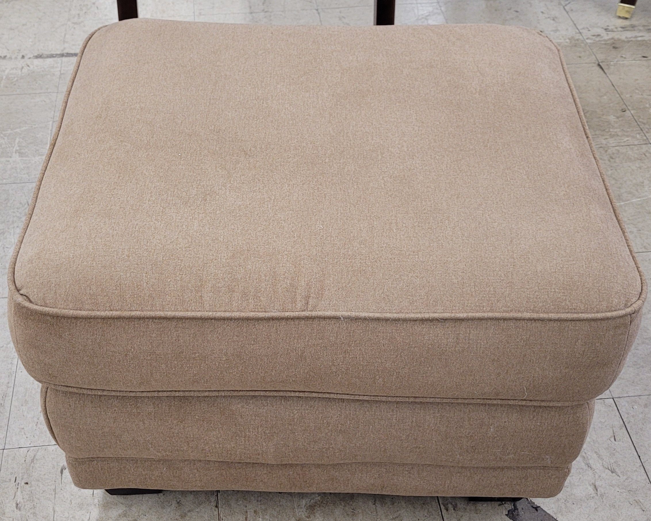Tan La-Z-Boy Loveseat &Amp; Ottoman - Image 7 Tan La-Z-Boy Loveseat &Amp; Ottoman - Image 7