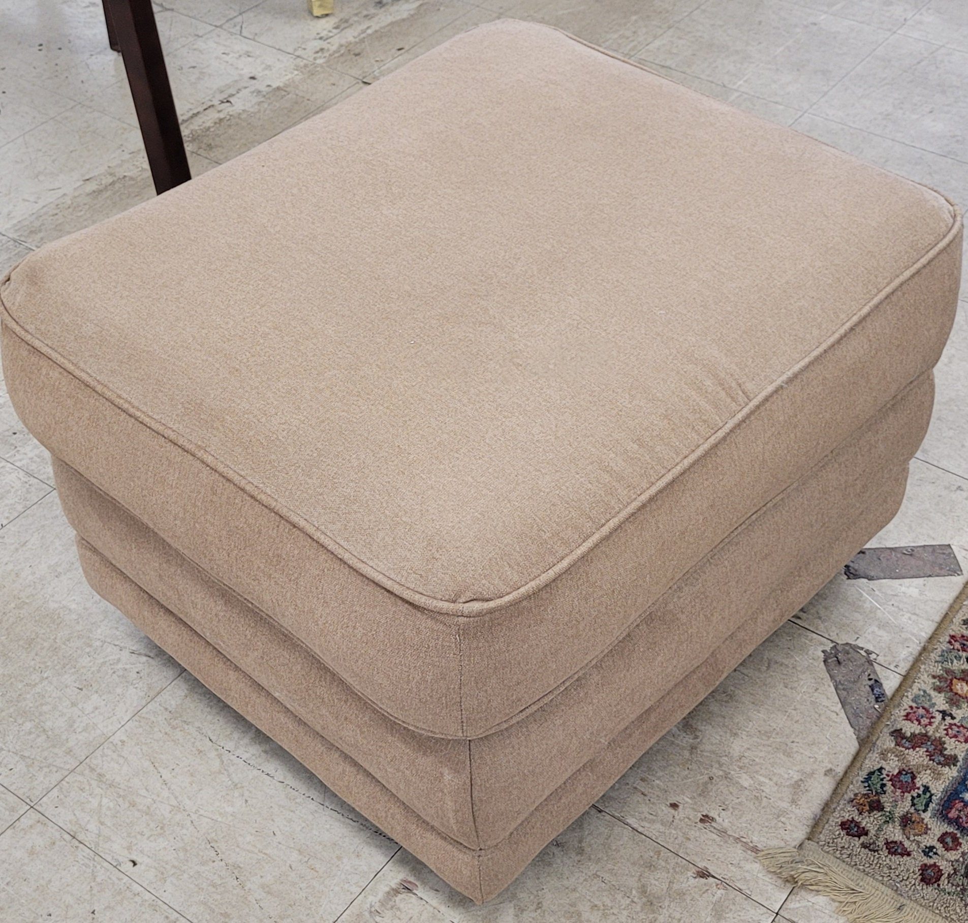 Tan La-Z-Boy Loveseat &Amp; Ottoman - Image 5 Tan La-Z-Boy Loveseat &Amp; Ottoman - Image 5