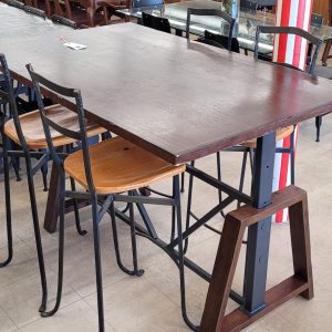 Adjustable Bar Height Table w/4 Chairs