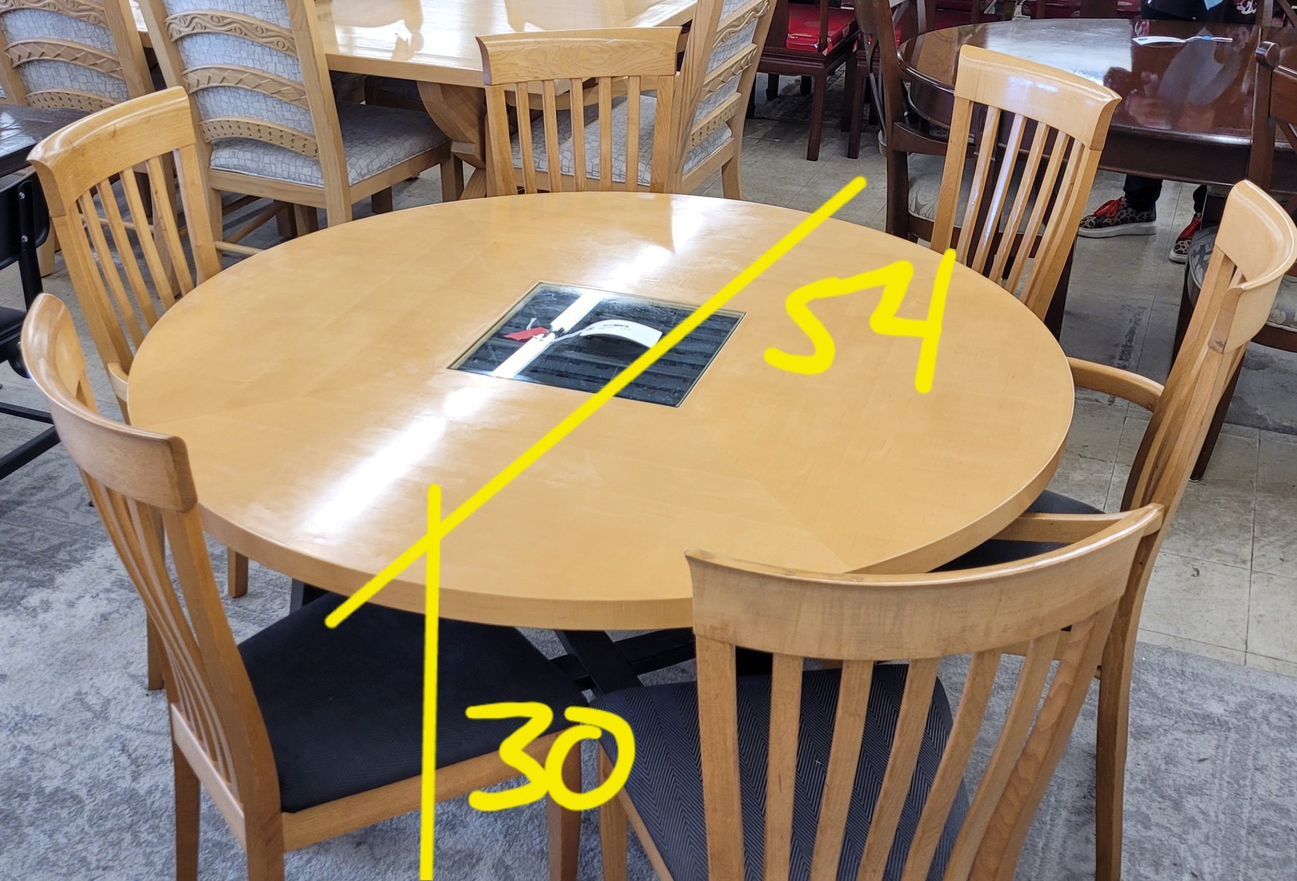 Fabulous Round Dining Table &Amp; 6 Chairs - Image 4 Fabulous Round Dining Table &Amp; 6 Chairs - Image 4