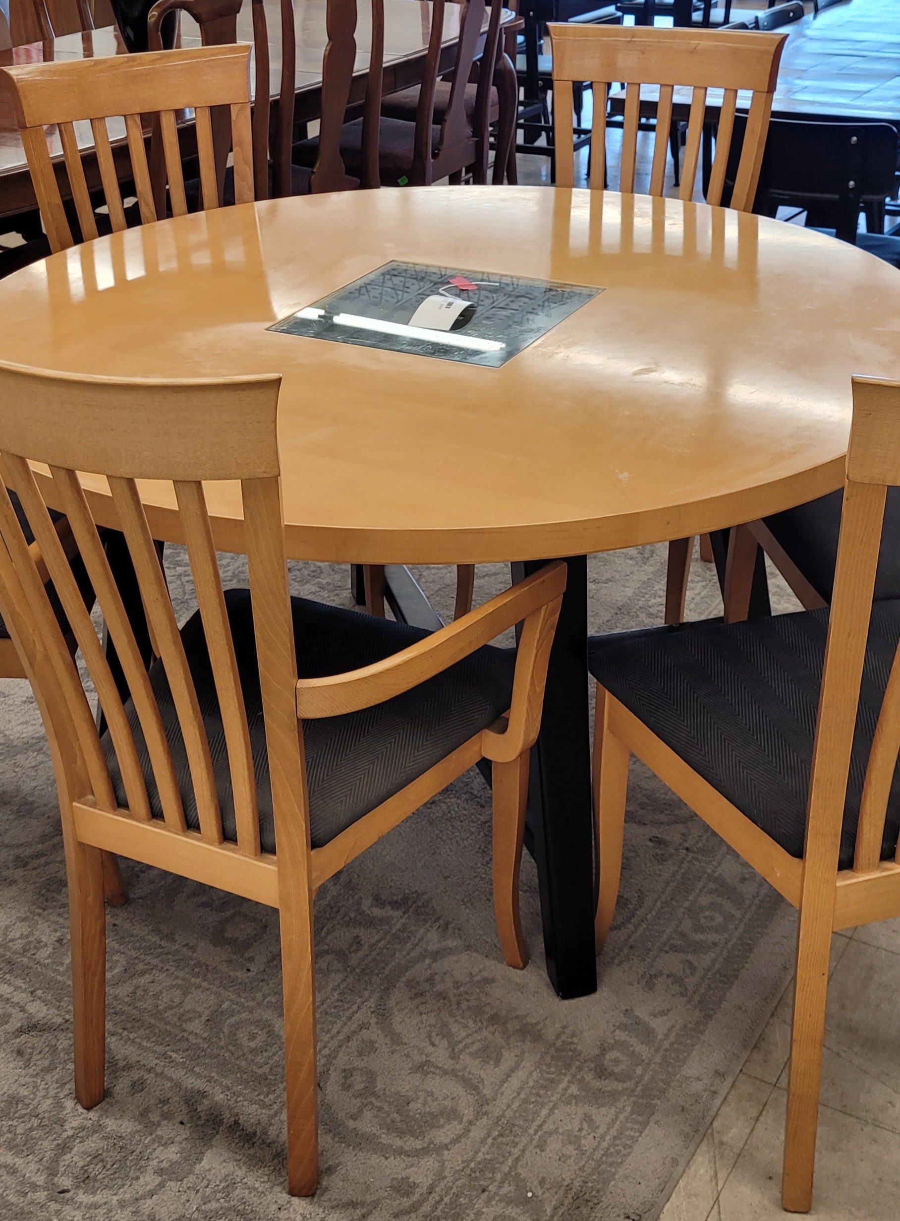 Fabulous Round Dining Table &Amp; 6 Chairs - Image 2 Fabulous Round Dining Table &Amp; 6 Chairs - Image 2