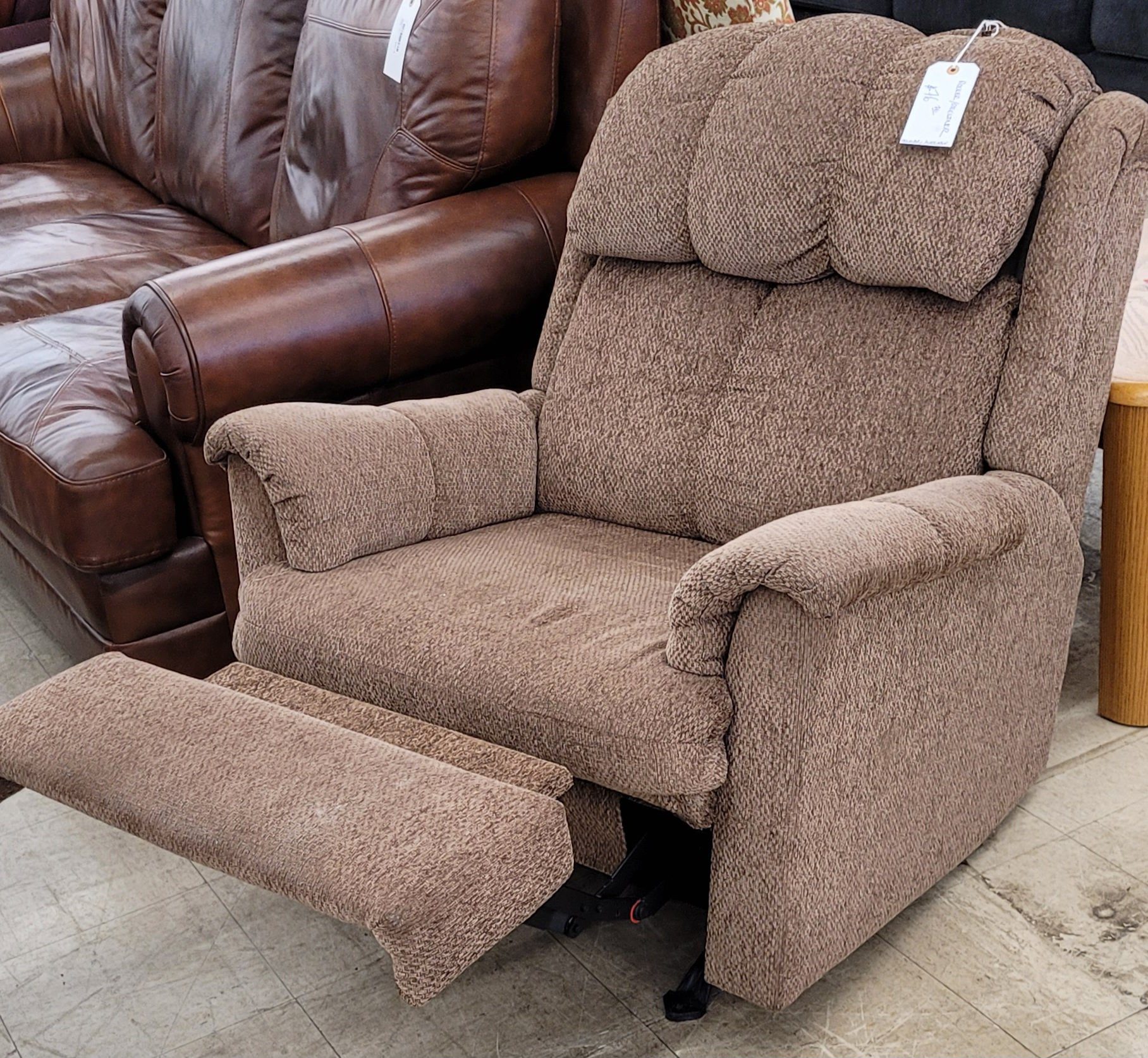 Rocker/Recliner - Image 4 Rocker/Recliner - Image 4